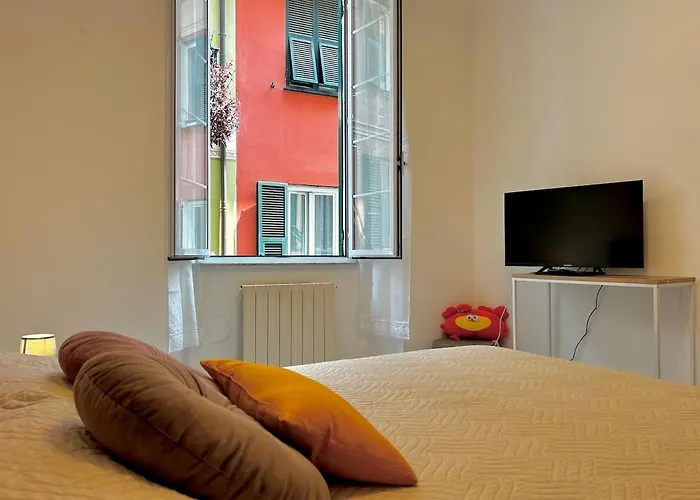 Remolari, Two-room In The Historic Center