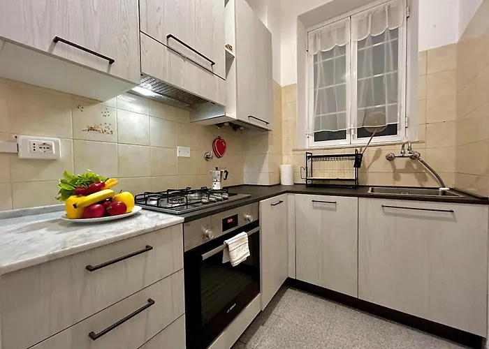 Remolari, Two-room In The Historic Center Кьявари