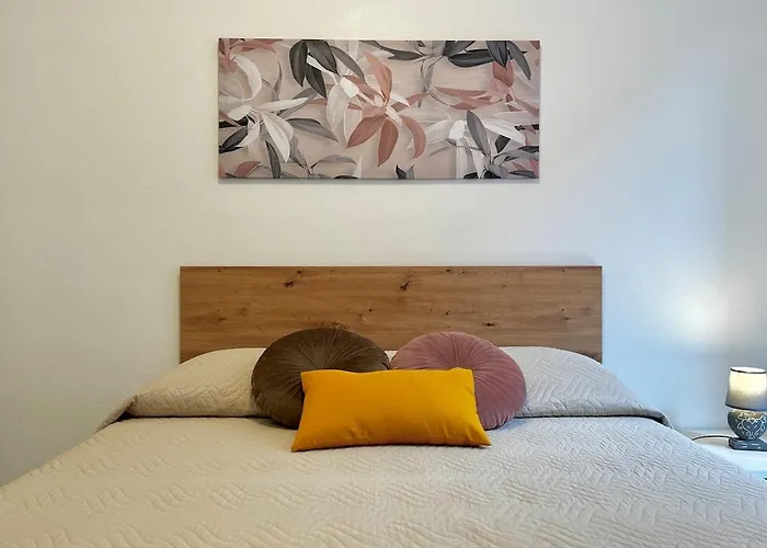 Remolari, Two-room In The Historic Center Кьявари