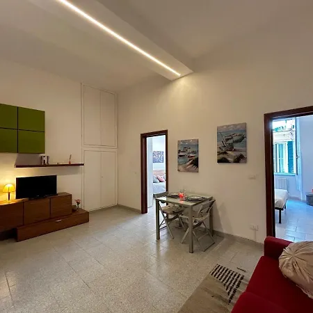 Apartment Remolari, Two-room In The Historic Center
