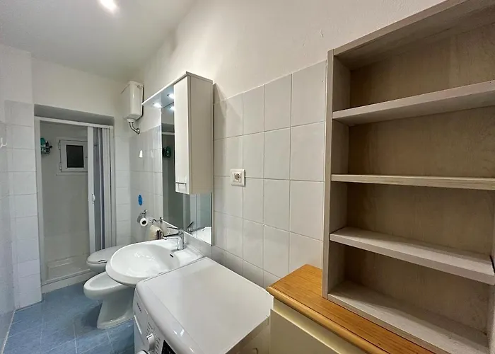 Remolari, Two-room In The Historic Center Apartment Chiavari