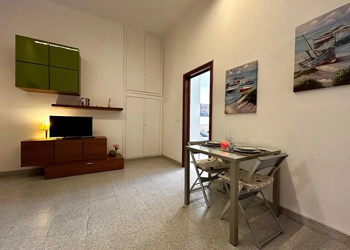 Remolari, Two-room In The Historic Center Apartment *